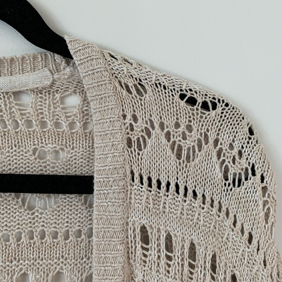 Garage Cream Shawl - Picture 3 of 5